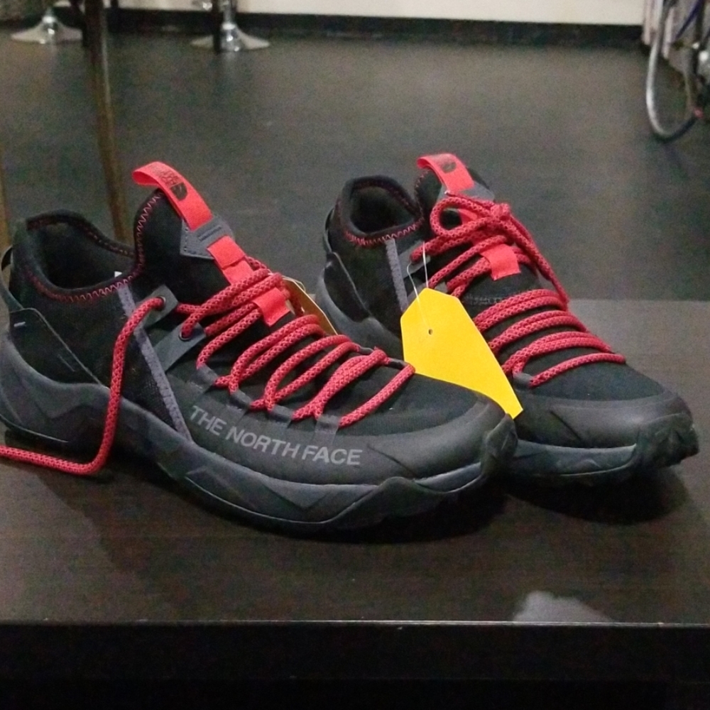 NWT North Face Hiking Sneaker